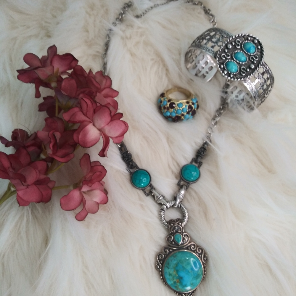 Vintage Southwestern Silver Torquoise Necklace